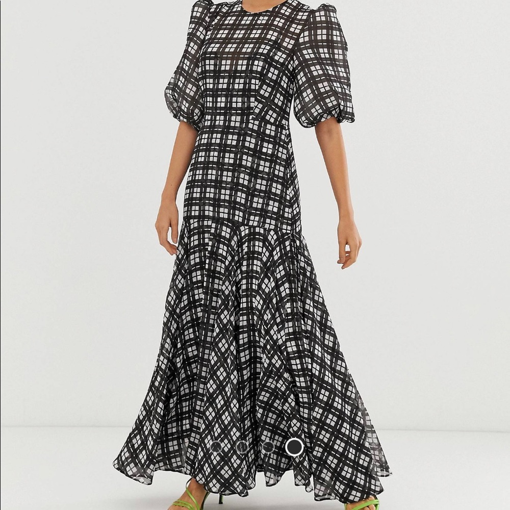 Black and white plaid maxi balloon sleeve dress